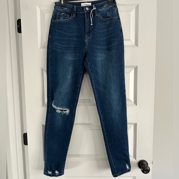 Vervet Modern Love - Distressed Roll Up Stretch Mom Jean - Picture 2 of 8
